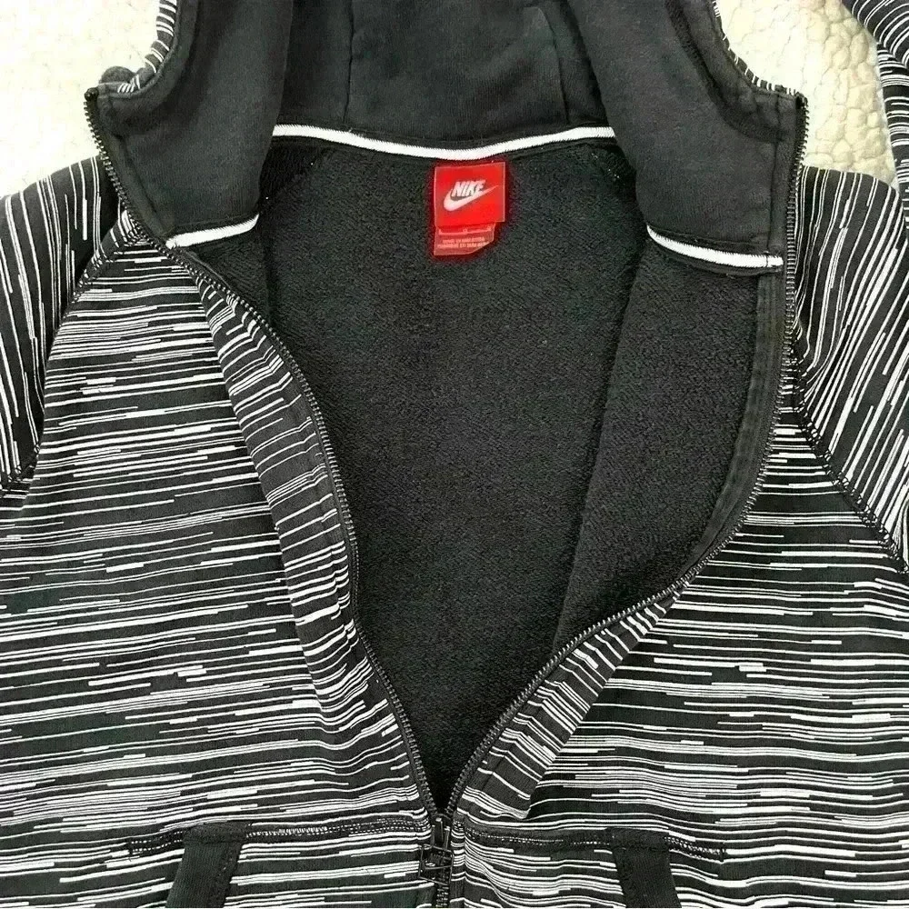Nike AW77 FT AOP Speed Black/White Stripe Zip Kanga Pocket Hooded Jacket (L)‎